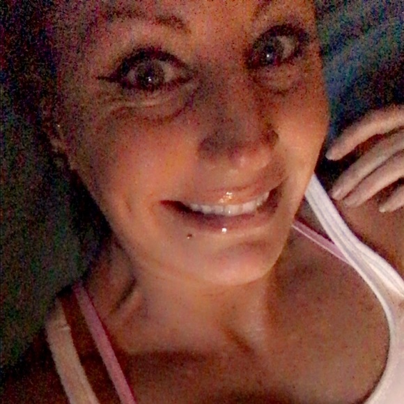 Meet your Posher, Kimberly - Picture 3 of 3